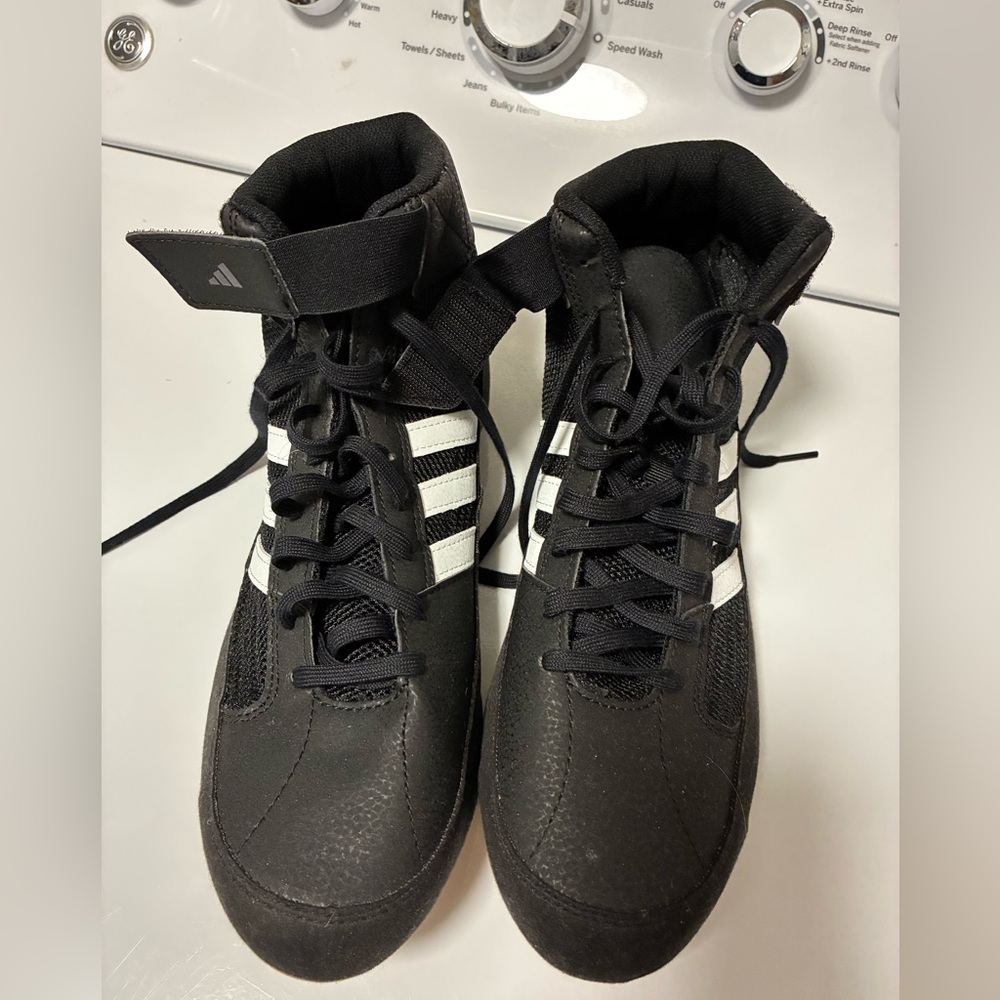 Men’s Adidas Performance HVC Wrestling shoes size 11